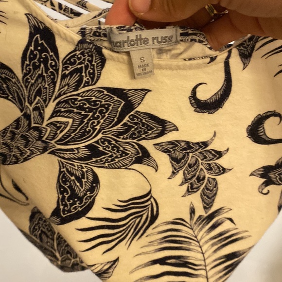 White and blue crop top - Picture 2 of 3